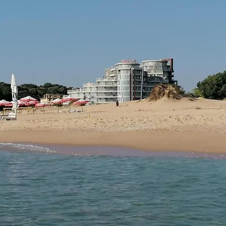Allure - Lighthouse B35 Апартамент